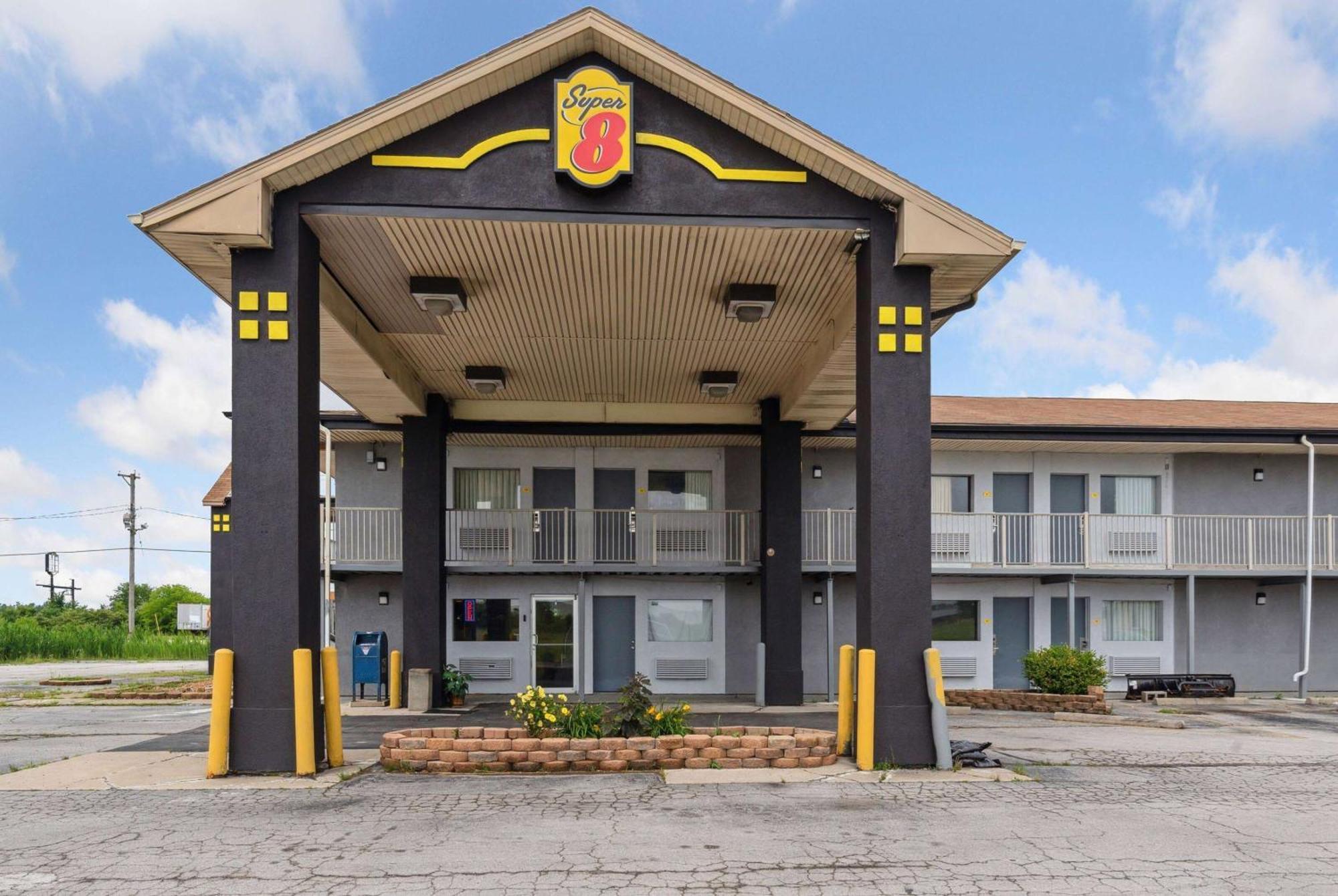 Hotel Super 8 By Wyndham Millbury/Toledo Zewnętrze zdjęcie